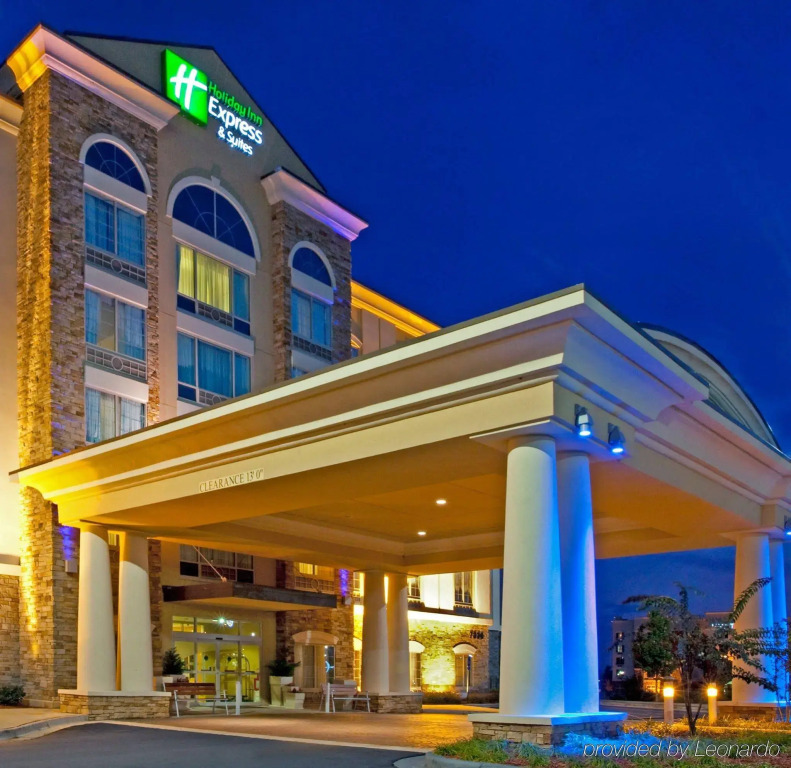 Holiday Inn Express & Suites Columbus at Northlake by IHG