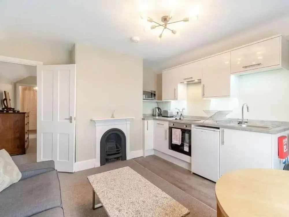 Apartment 5
