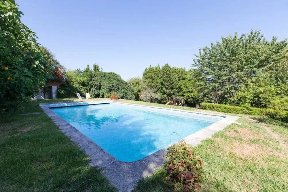 Apartment With one Bedroom in Valpedre, With Shared Pool and Terrace