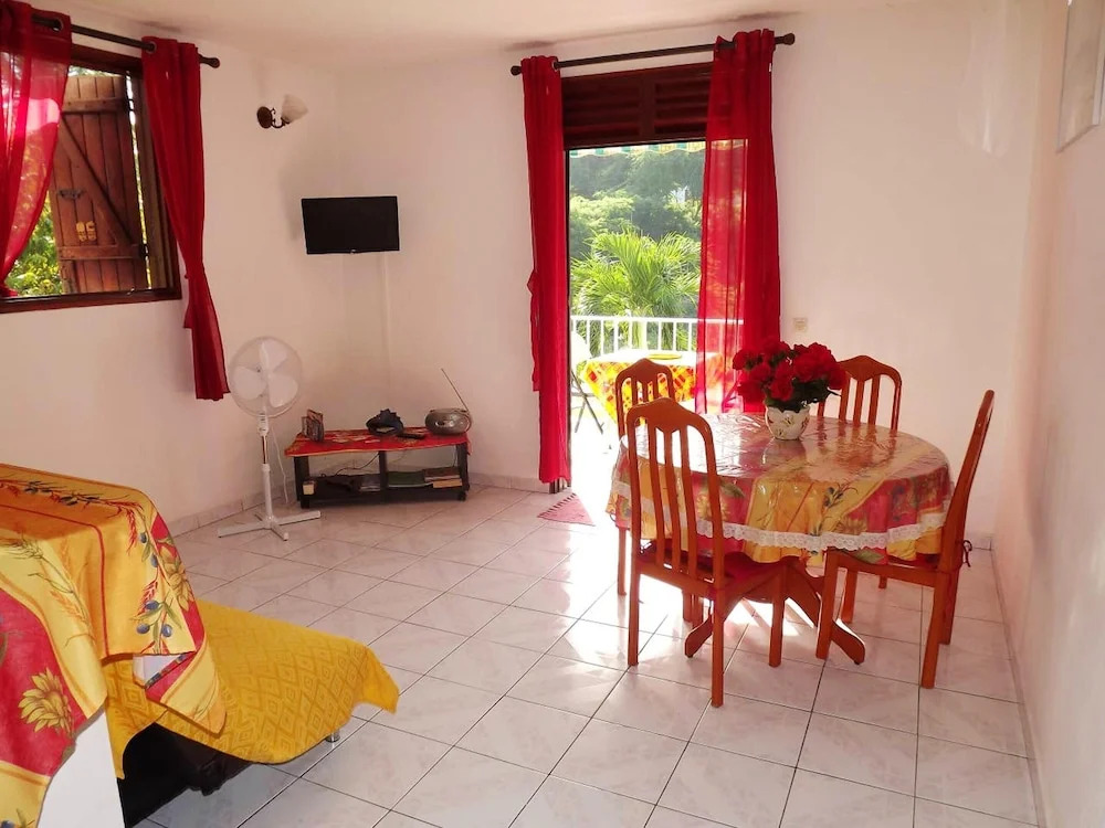 Apartment with 2 Bedrooms in Le Gosier, with Furnished Balcony And Wifi - 950 M From the Beach