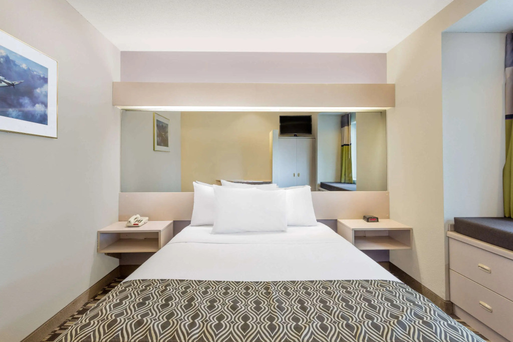 Microtel Inn & Suites by Wyndham
