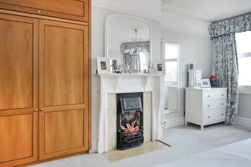6 Bedroom Edwardian House in Bath
