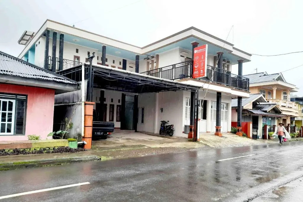 RedDoorz Syariah near Komplek Candi Arjuna Dieng 2