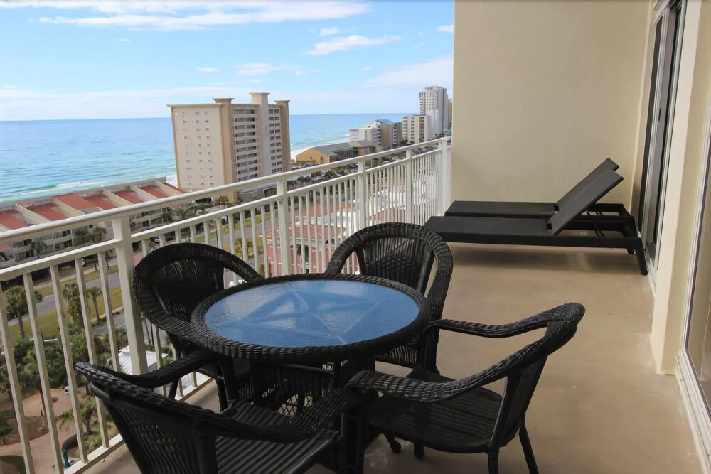 Sterling Shores PH13 - 3 Br home by RedAwning