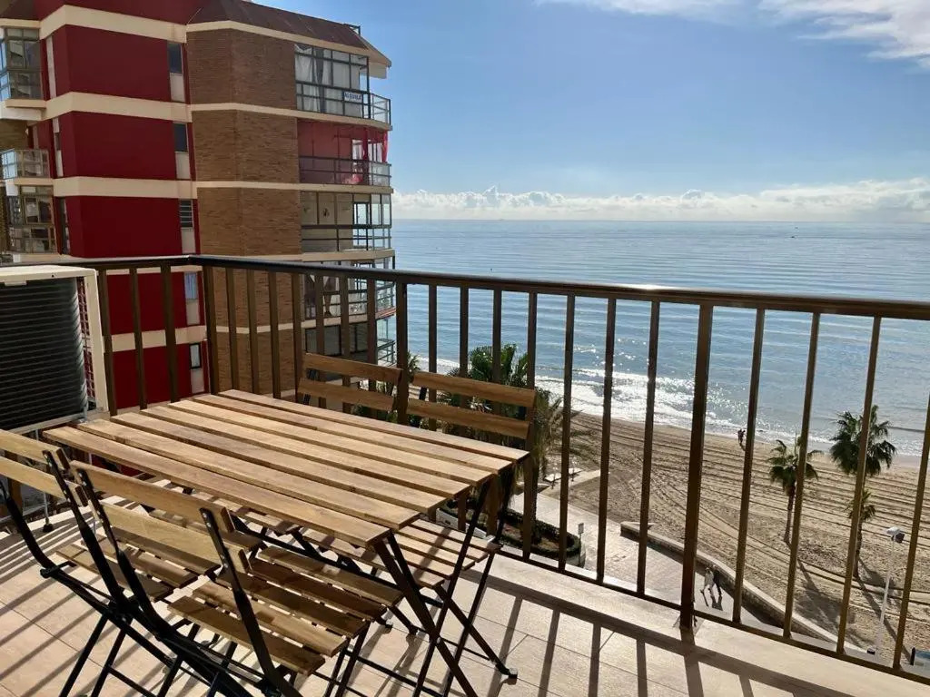Apartamento frente al mar en Calpe con parking para 4 personas