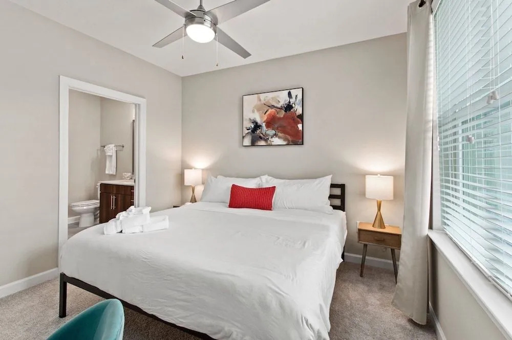 Kasa Freemorewest Charlotte