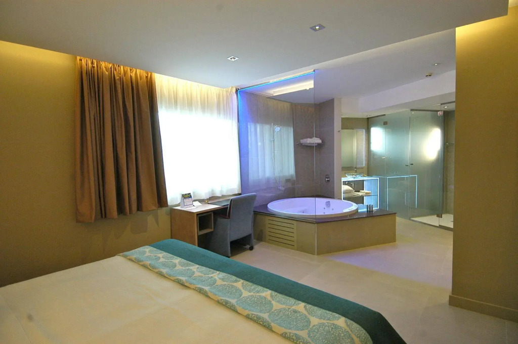 Felix Hotel