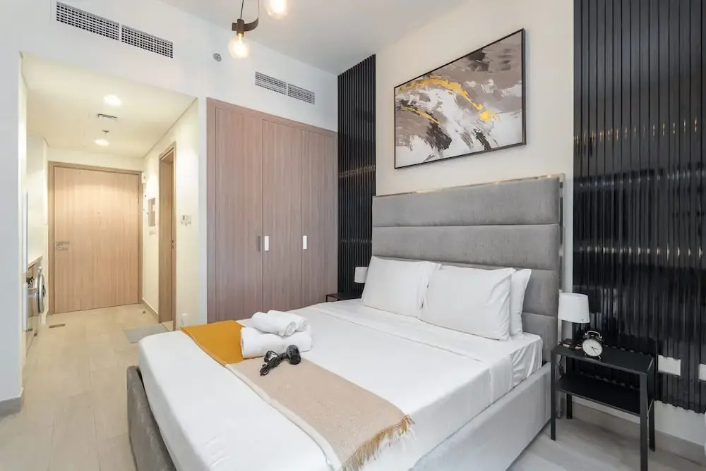 Homey Studio Apartment Perfect for 2 at Azizi Riviera 46