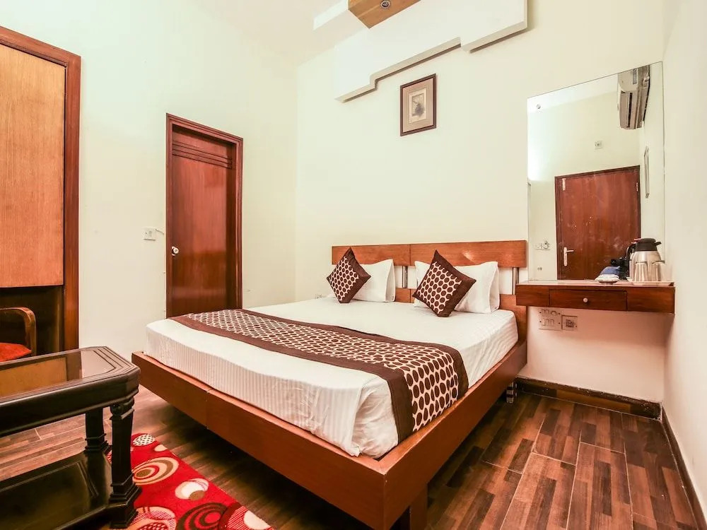 OYO Premium Old Gurgaon