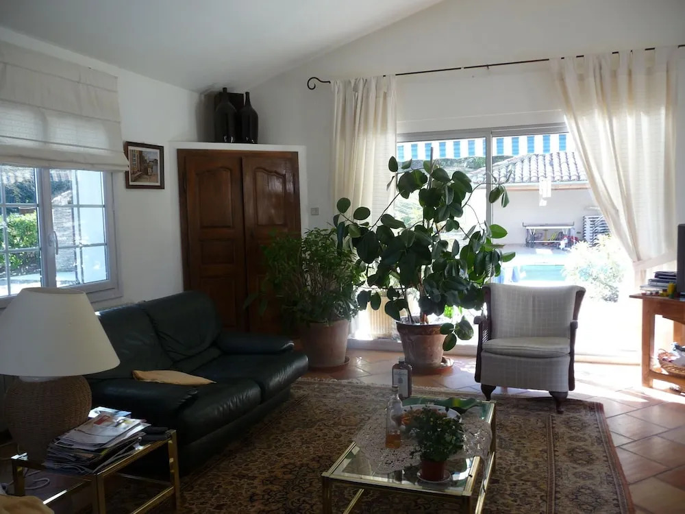 Attractive Holiday Home in C reste with Pool