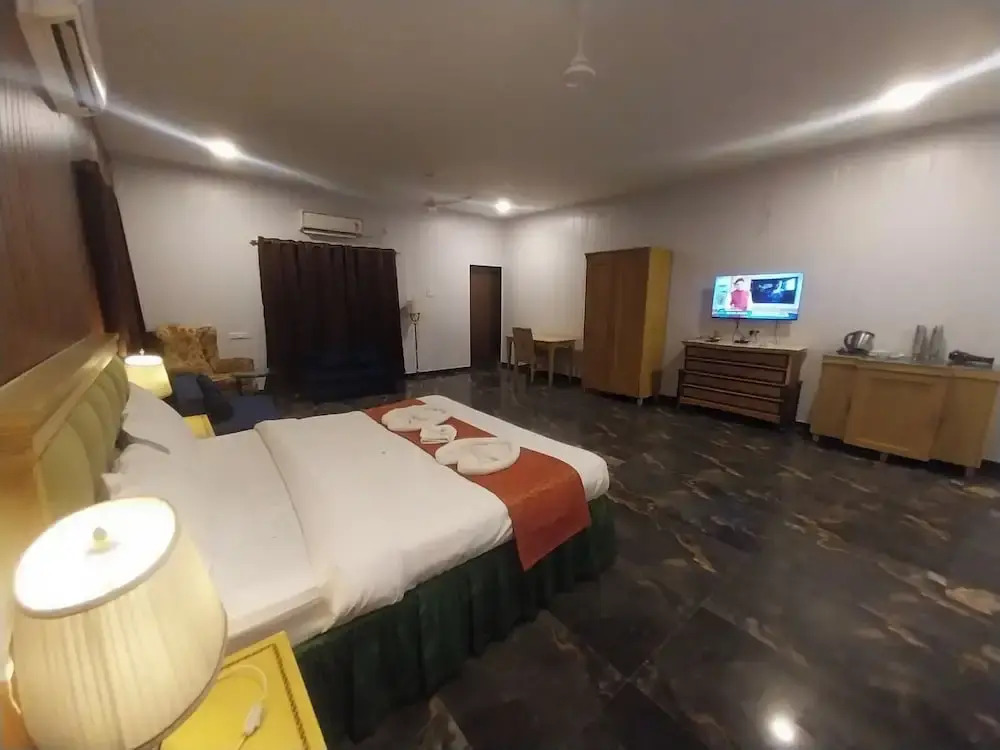 Mango Valley Resorts Ganpatipule