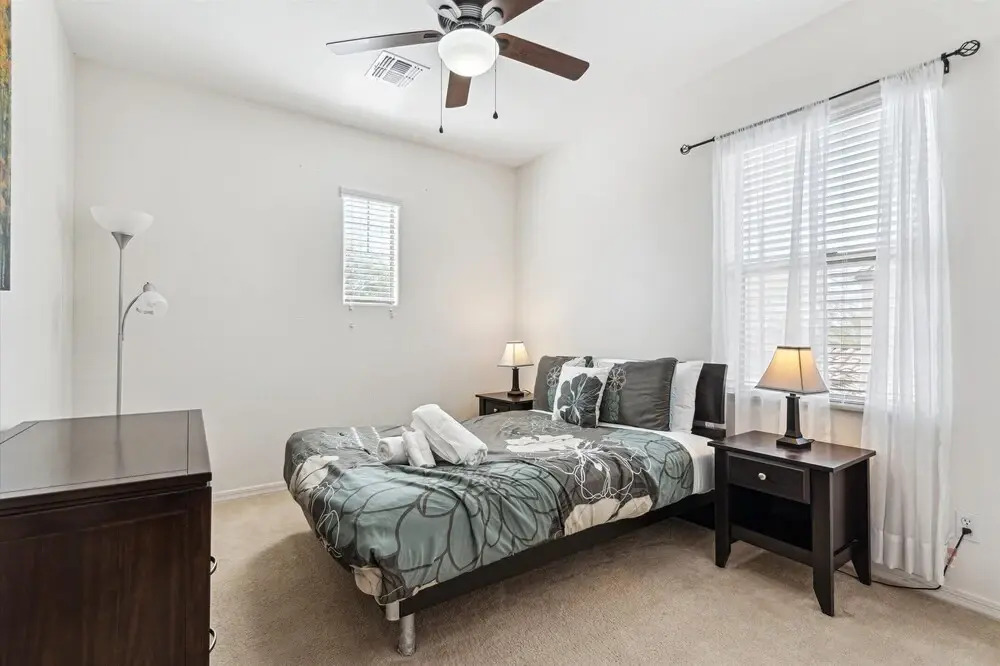 Pinnacle Breeze-private Backyard-mins to Six Flags