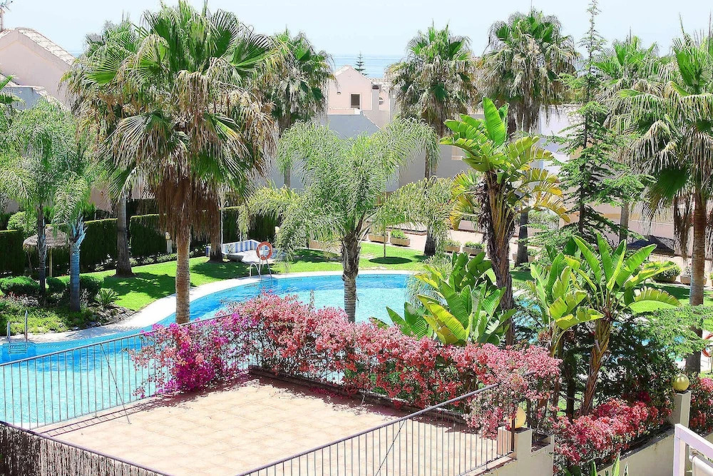 1107 Beachfront Complex Relax House Large Pool Area