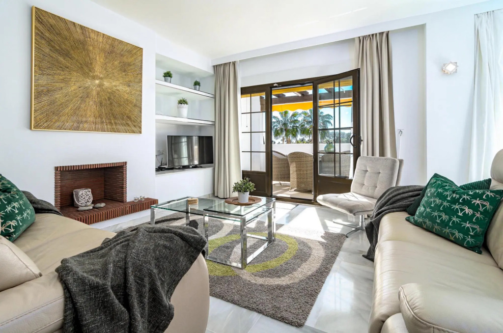AB4 - vacation home, Marbella by Roomservices