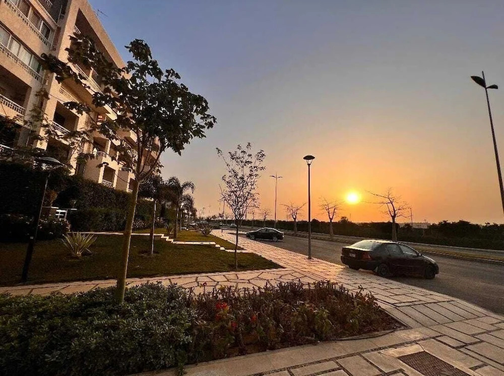 Premium Hotel Apt In Madinty10.102.46.22
