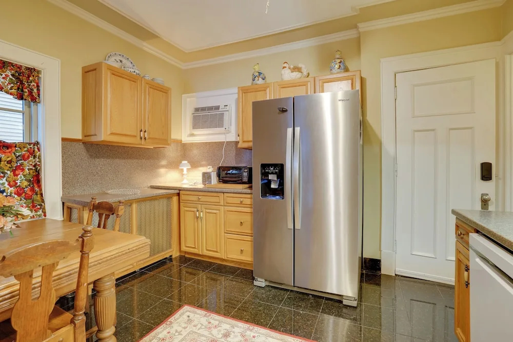 Grand Multi-unit Estate: 2 Mi to Dtwn Minneapolis