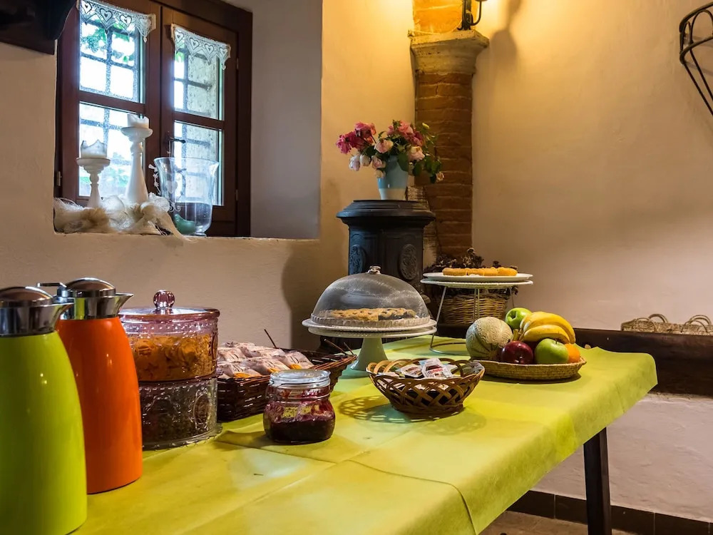 Farmhouse in Rapolano-terme With Swimming Pool, Garden, BBQ