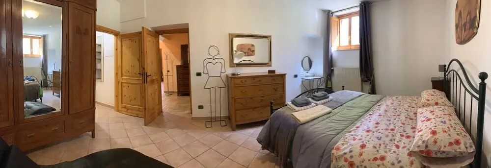 Scappo In Umbria, La Escondida