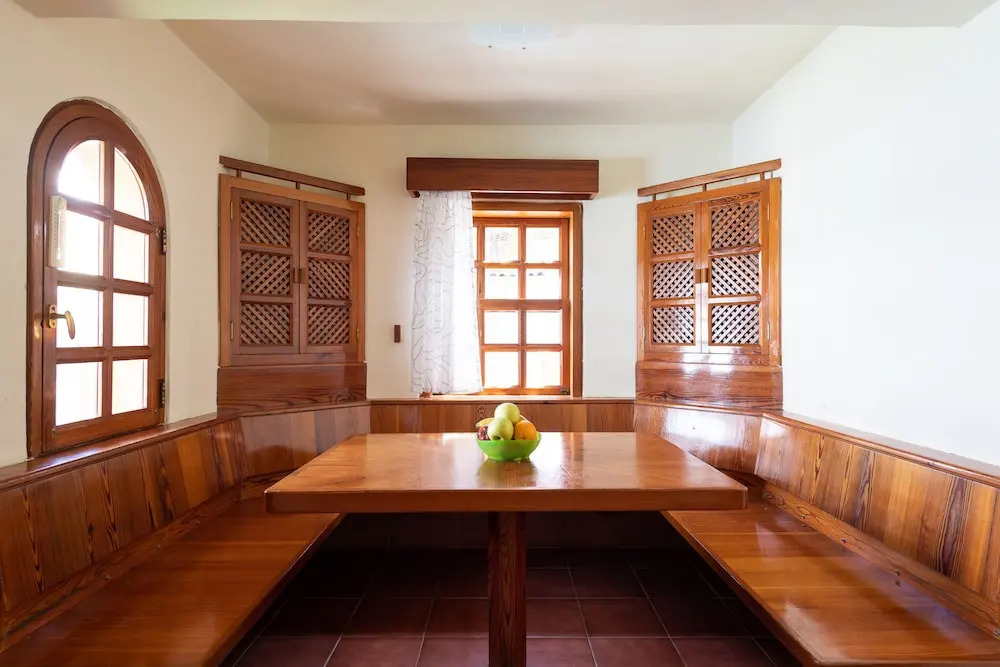 Great house with pool close to beach