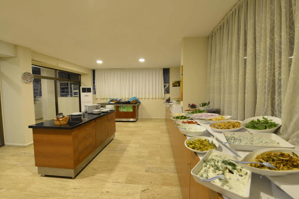 Kaftans City Hotel by RRH&R