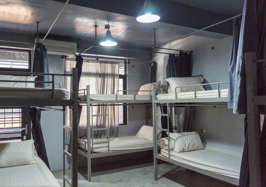 Pier 2 Hostel