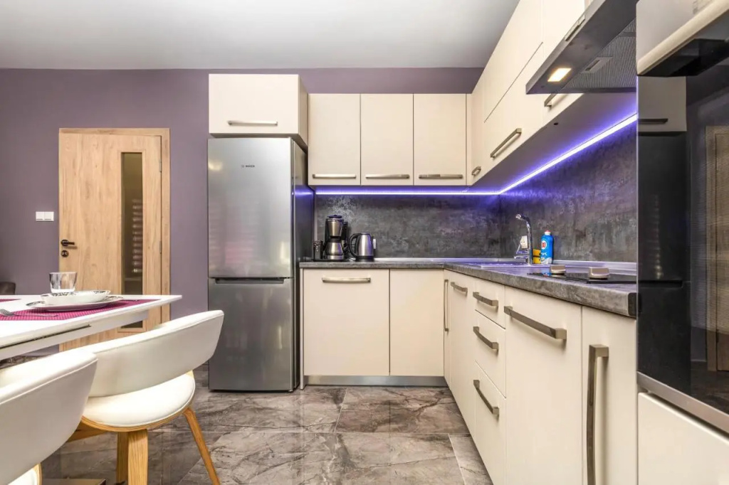 Stylish 1BD flat with a Parking Spot