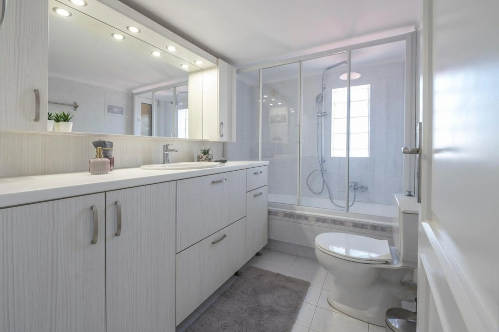 Bright 3 bd apt, Hellenikon Metr. Park , Glyfada