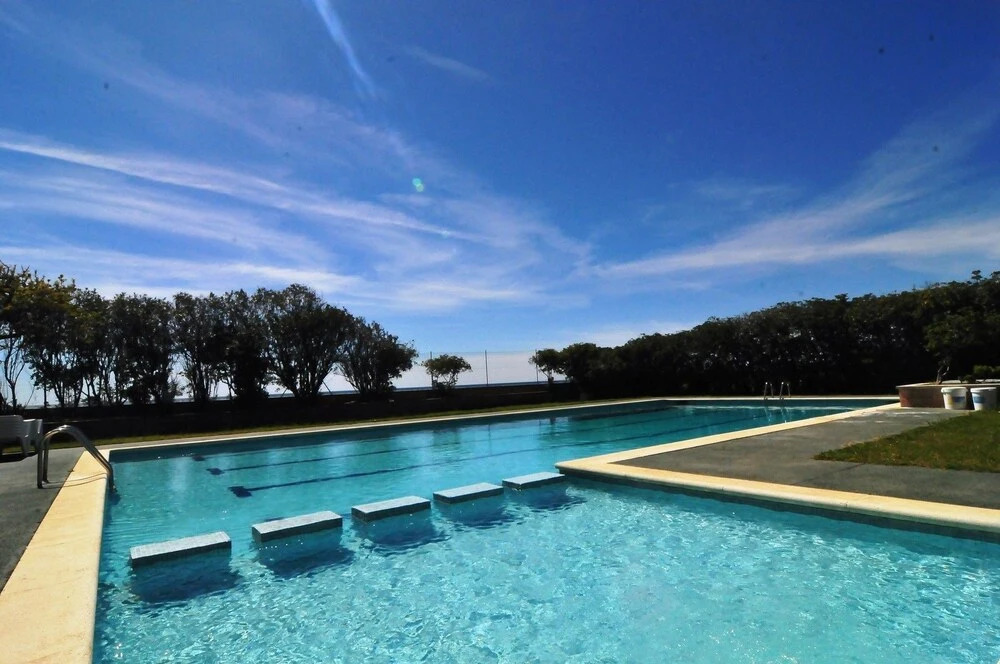 HomeHolidaysRentals Bon Repos