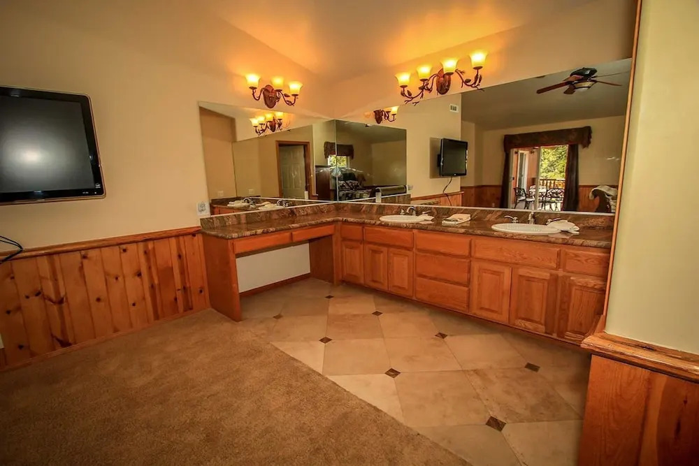 1603-golden Oak Views