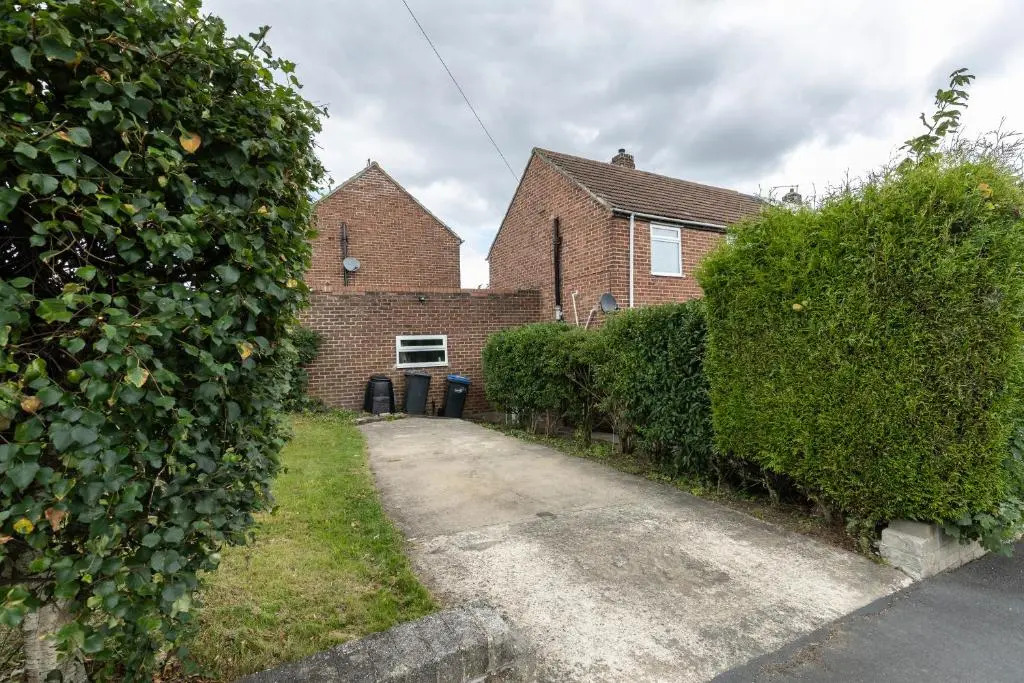 TAYLOR HOUSE contractors welcome OFF STREET parking for vans