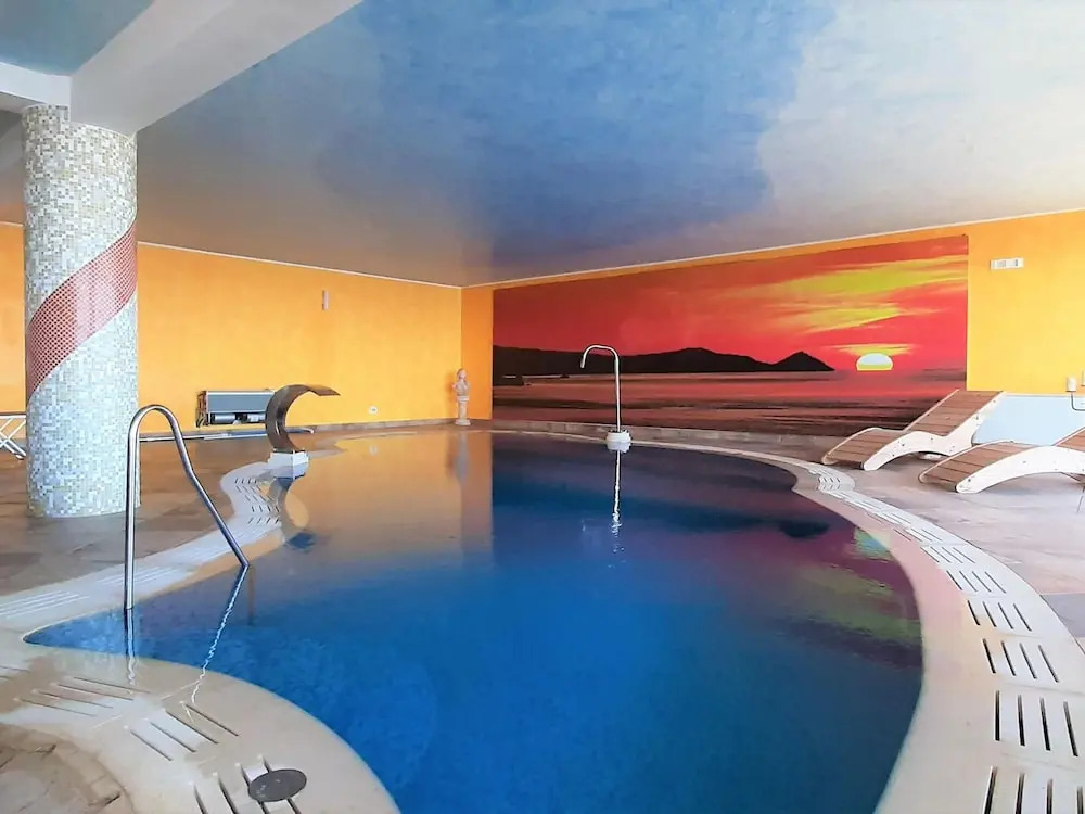 Divine Holiday Home in Giosa Marea with Sauna & Hot Tub