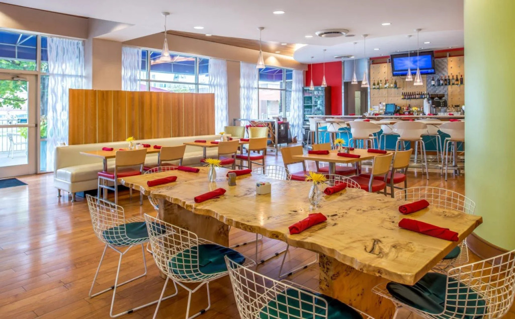 Hotel Indigo Columbus Architectural Center by IHG