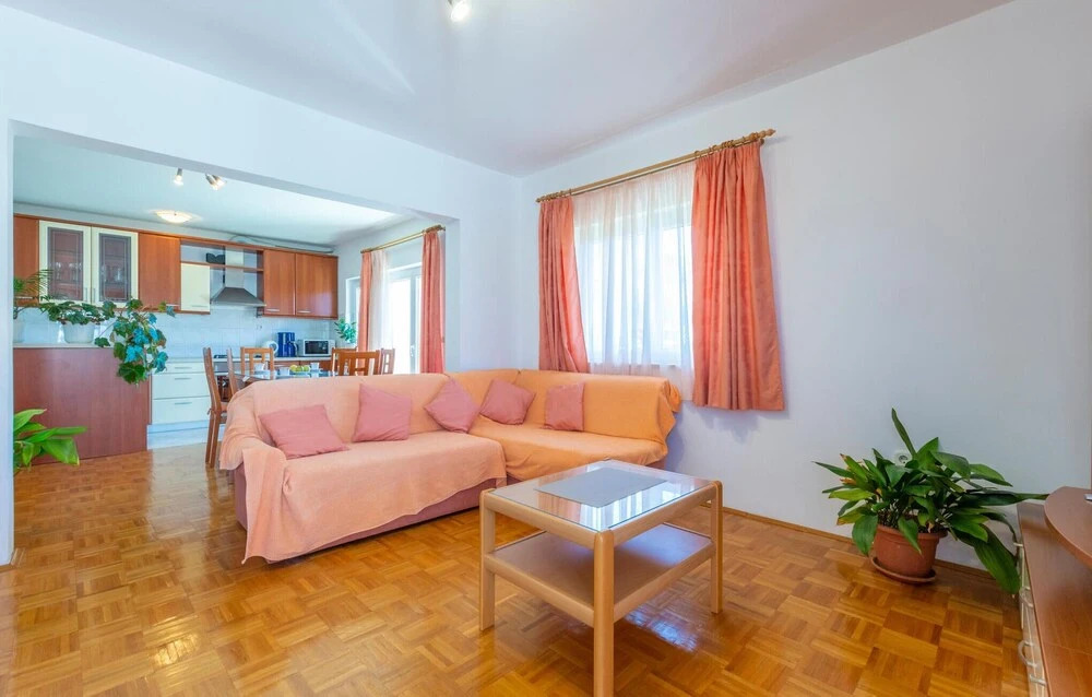 Stunning Home in Trogir With Wifi and 3 Bedrooms