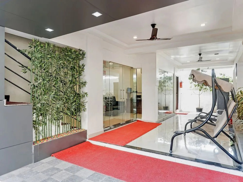OYO Living 26804 Luxurious Studio Rooms
