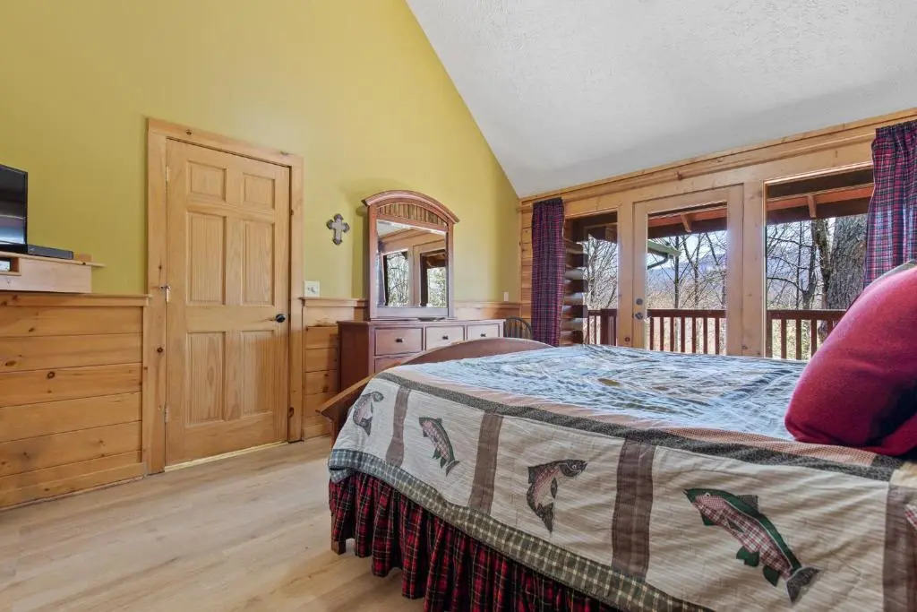 Above the Clouds, 4 Bedrooms, Pool Access, Private, Gaming, Sleeps 16