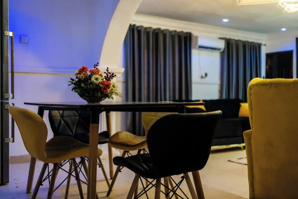 2 Bedroom Luxury Apartment With Pool -24hrs Power -ps4