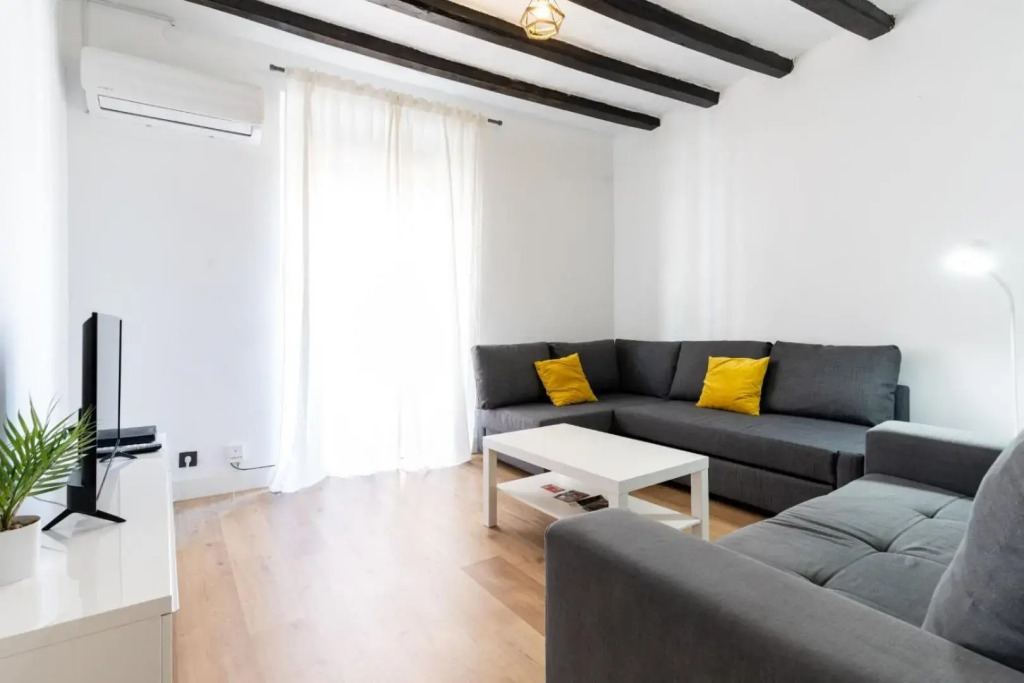 Acogedor apartamento cerca de la playa y el Teatro Romano