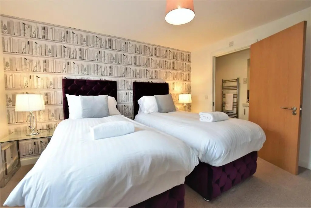 Savoy Court - Your Apartment