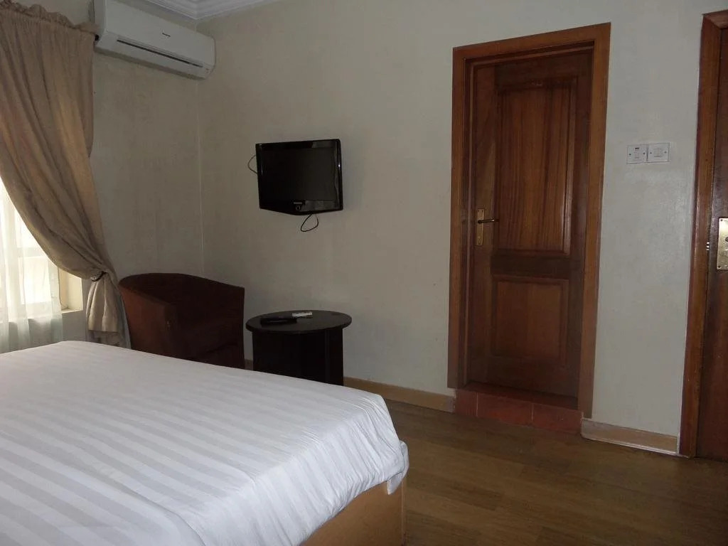 Noahs Ark Hotel & Suites