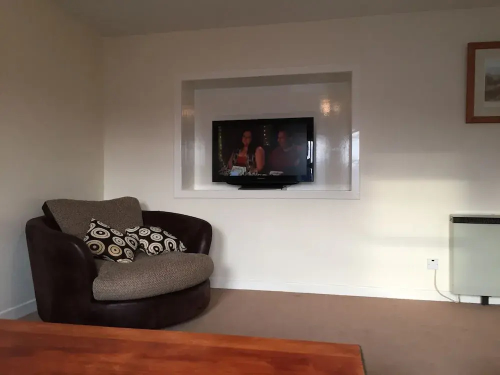 3 Varis Apartments