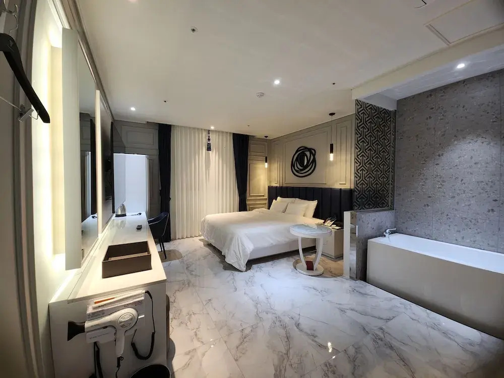 Vivid Hotel