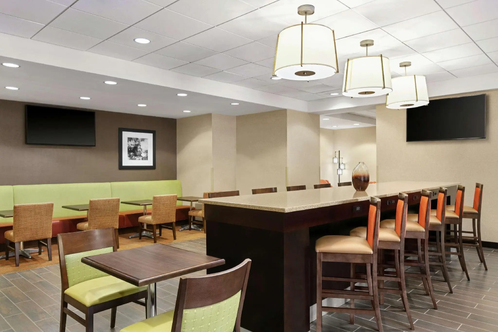 Hampton Inn Washington-Dulles Int'l Airport South