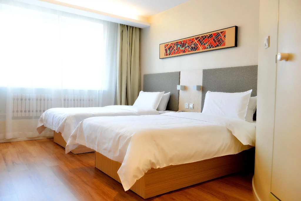 Hanting Hotel Yakeshi Xing'an Street