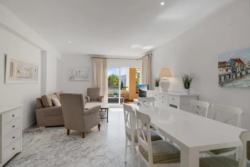 Spacious 3 bedrooms apartment at LAS BRISAS