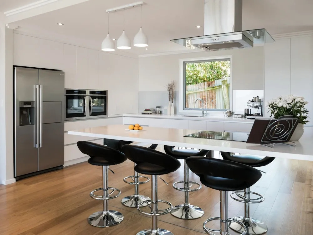 Magic on Molesworth - 2BR townhouse near CBD