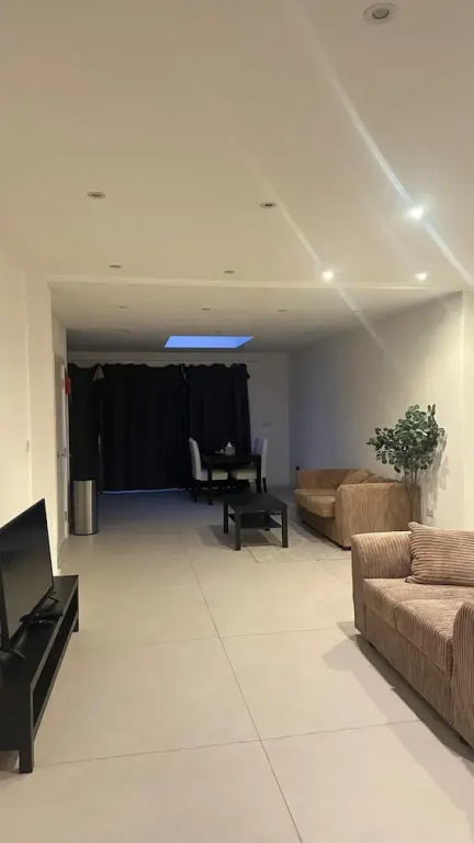 Charming 3 Bedroom House in West London