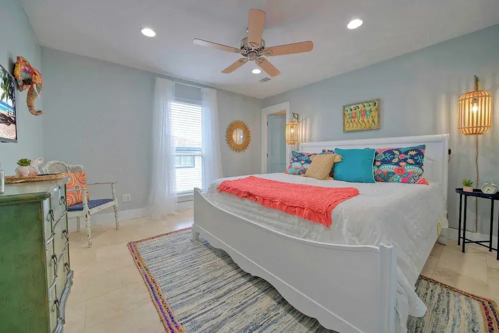Sleeps 22 2 Homes w/ Private Pool, Game Room, Nature Views 7 BDR Avantstay