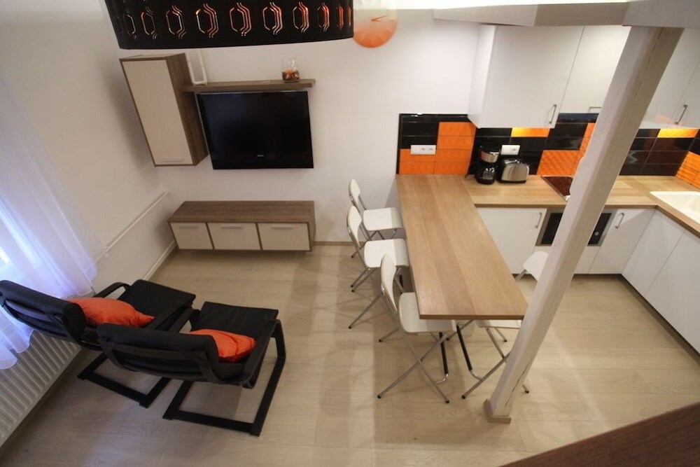 Dfive Apartments - Heroe's Expat