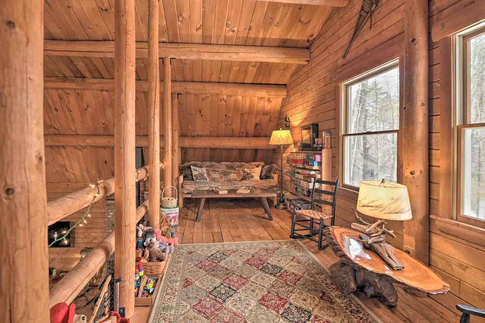 Rustic Madison 'treehouse' Cabin With Game Room!