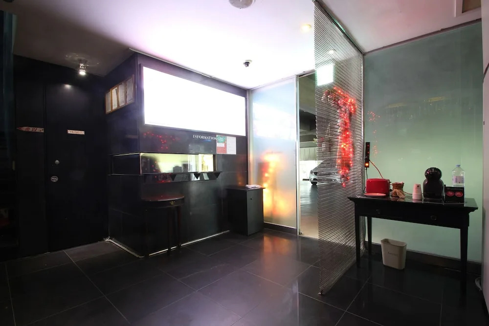 Hotel Intro